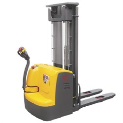 Штабелер самоходный 1,5 т 5,6 м XILIN CDDR15-III Li-ion 24/150 В/Ач (сопровождаемый)